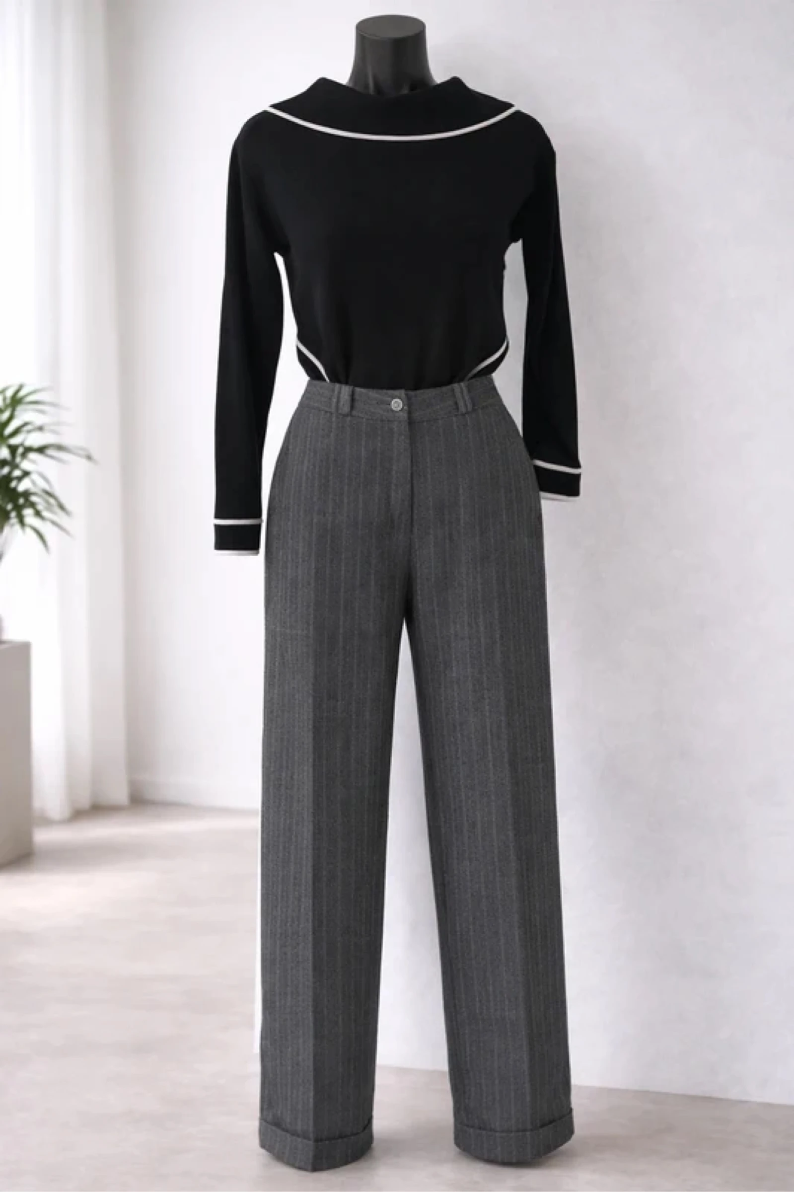 Pantalon gris à fines rayures – Taille 32 – Coupe droite chic